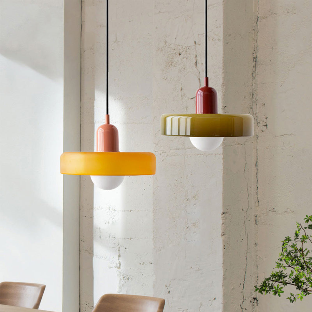 Nordische Pendelleuchte mit Retro-Glas-Look für bunte moderne Räume | Temsk