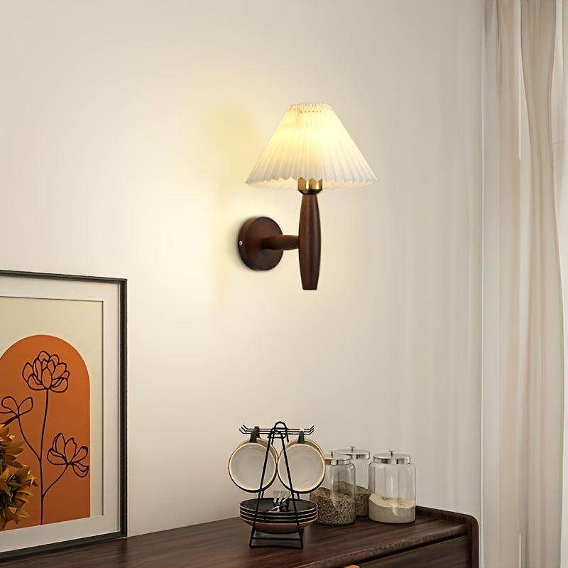Nordische Holz-Wandlampe mit plissiertem Schirm für Nachttisch im Schlafzimmer | Temsk