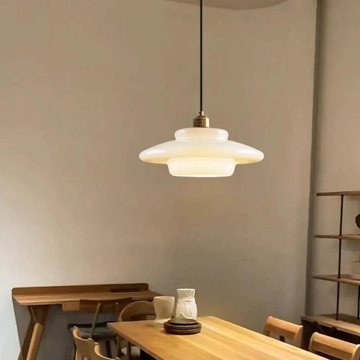 Milchige Pendelleuchte mit weißem Glasschirm für moderne Midcentury-Dekoration | Temsk