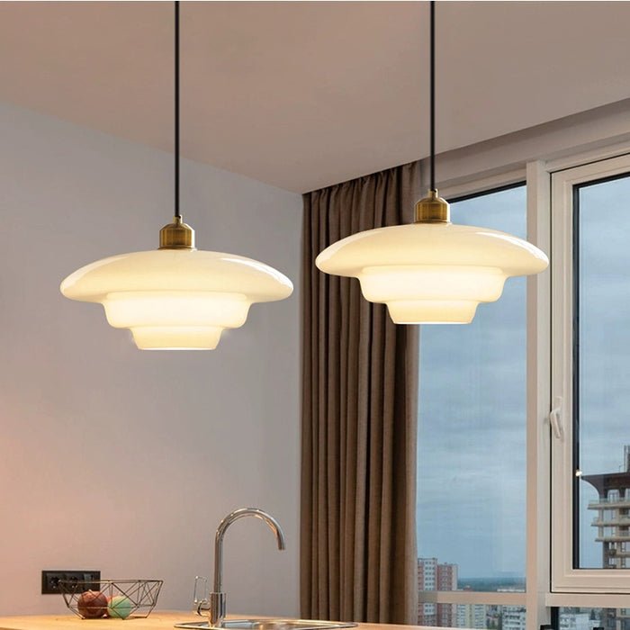 Milchige Pendelleuchte mit weißem Glasschirm für moderne Midcentury-Dekoration | Temsk