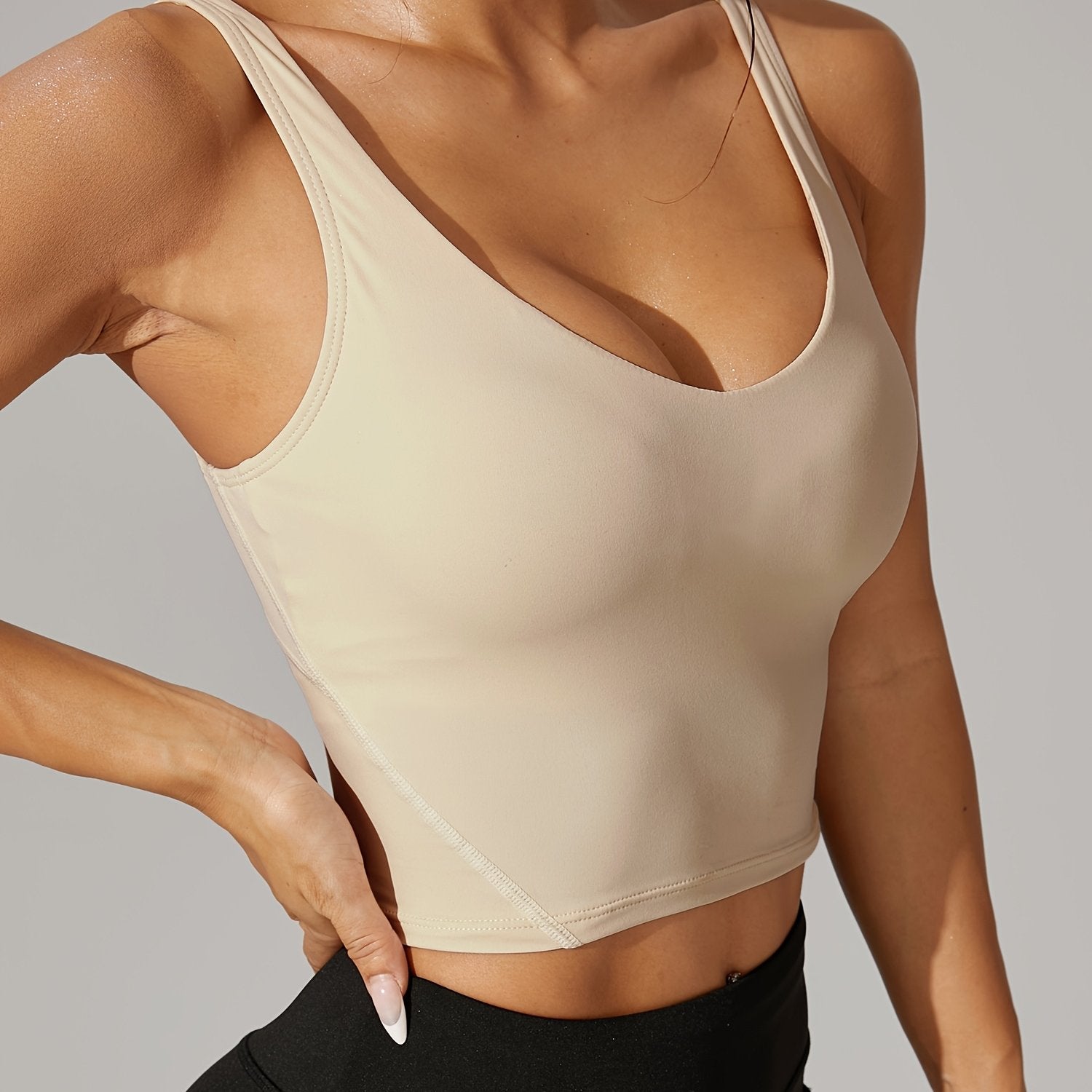 Pružný crop top s výstřihem do V a odhalenými zády pro sportovní nošení | Temsk