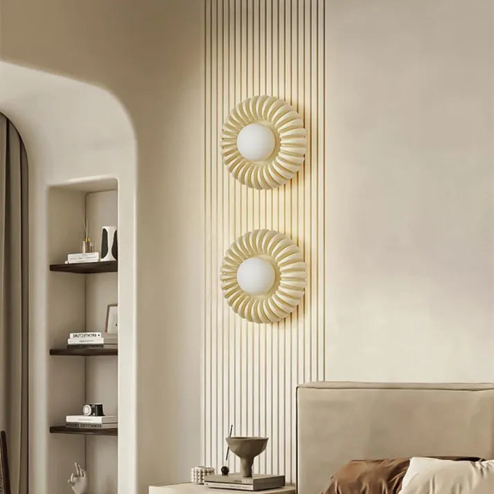 Lunetta | Artistic Resin Wall Sconce | Snurv | Temsk