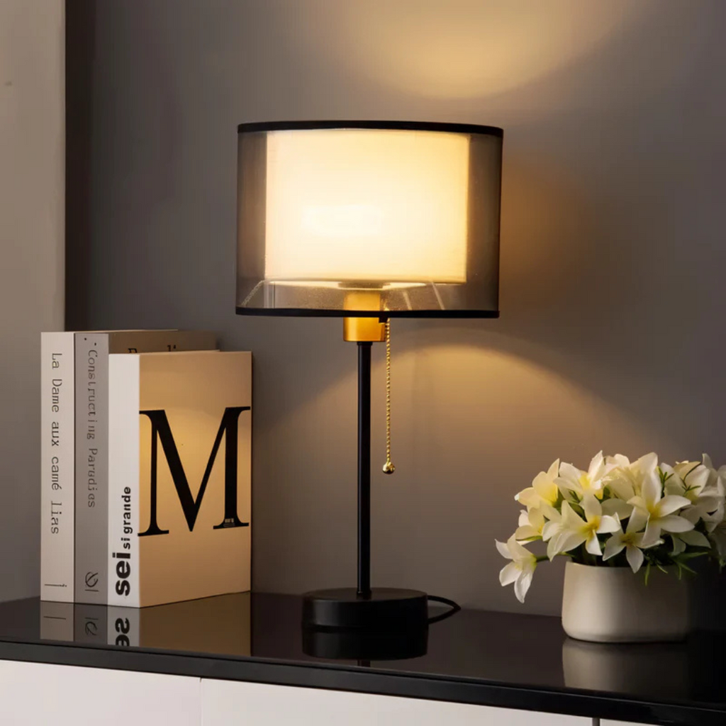 Lumis Tischlampe mit doppellamelligem Stoffschirm im modernen Vintage-Stil | Temsk