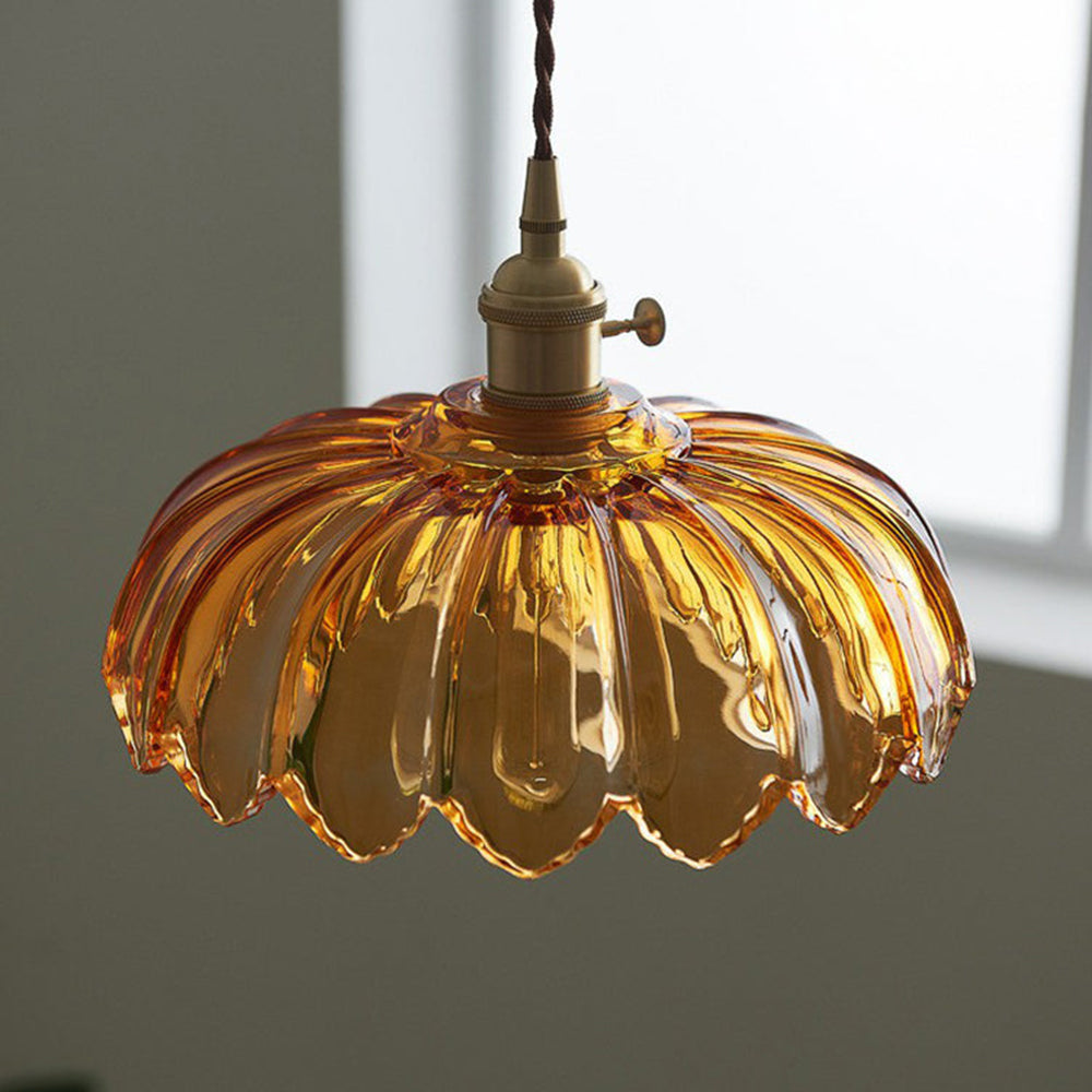 Florale Glas-Pendelleuchte mit Vintage-Charme in farbigem Glas | Temsk