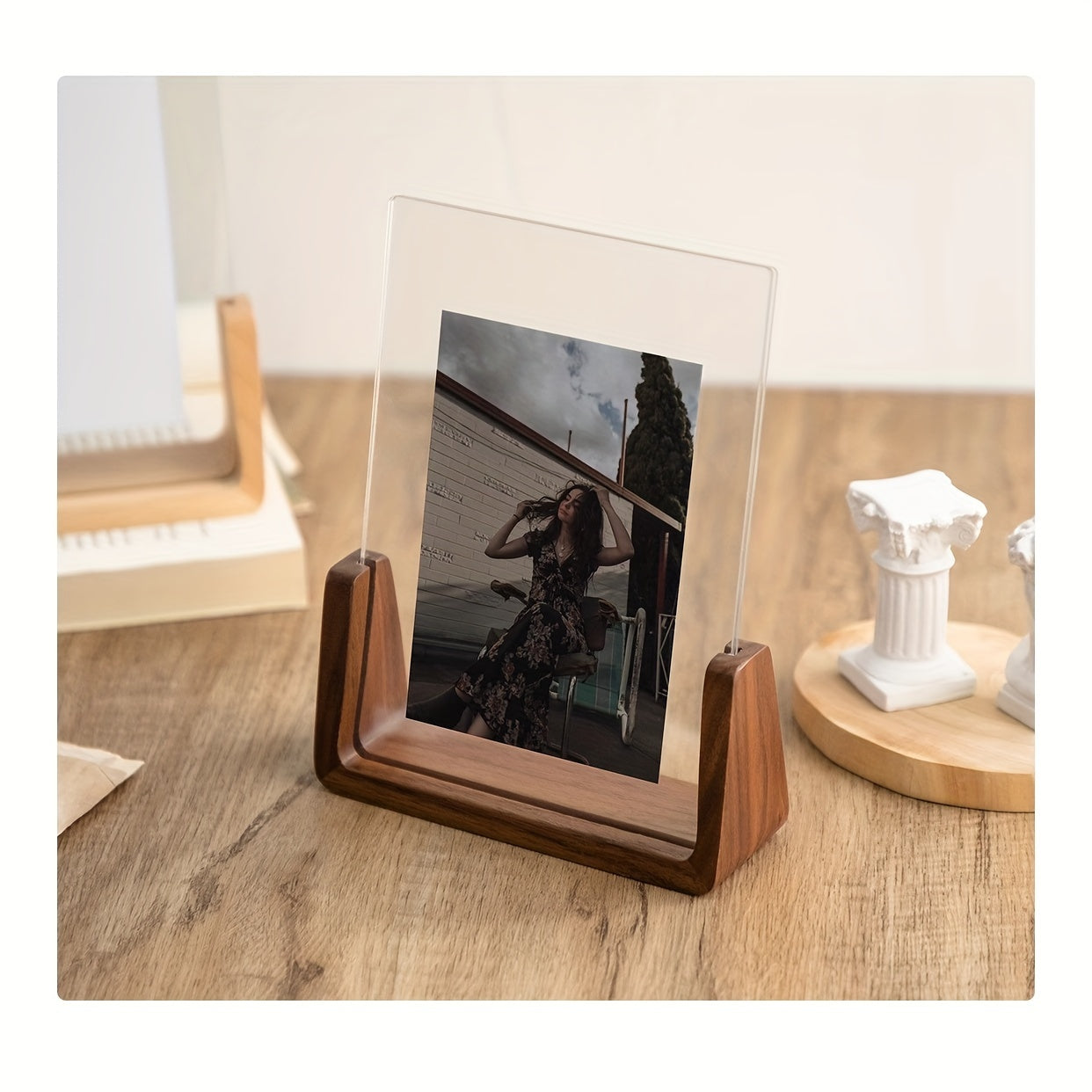 U-Shaped Acrylic And Wood Photo Frame For Minimalist Display | Temsk