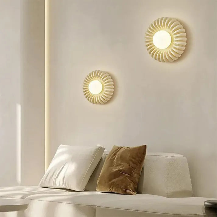 Lunetta | Artistic Resin Wall Sconce | Snurv | Temsk