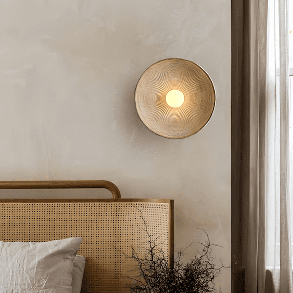Handgefertigte LED-Holzwandlampe mit rustikalem Charme und sanfter Atmosphäre | Temsk