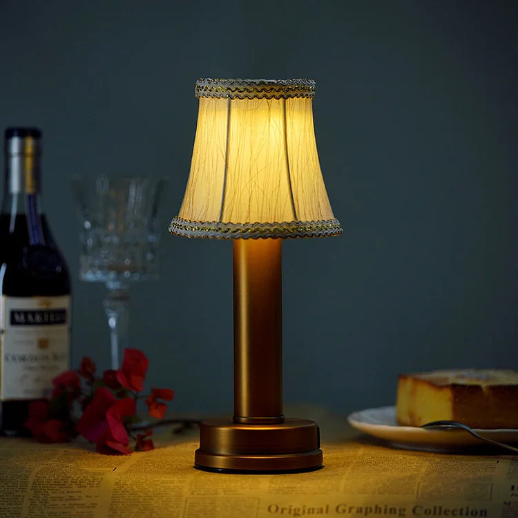 NovaForge CNC-bearbejdet messing trådløs bordlampe med downlight | Temsk