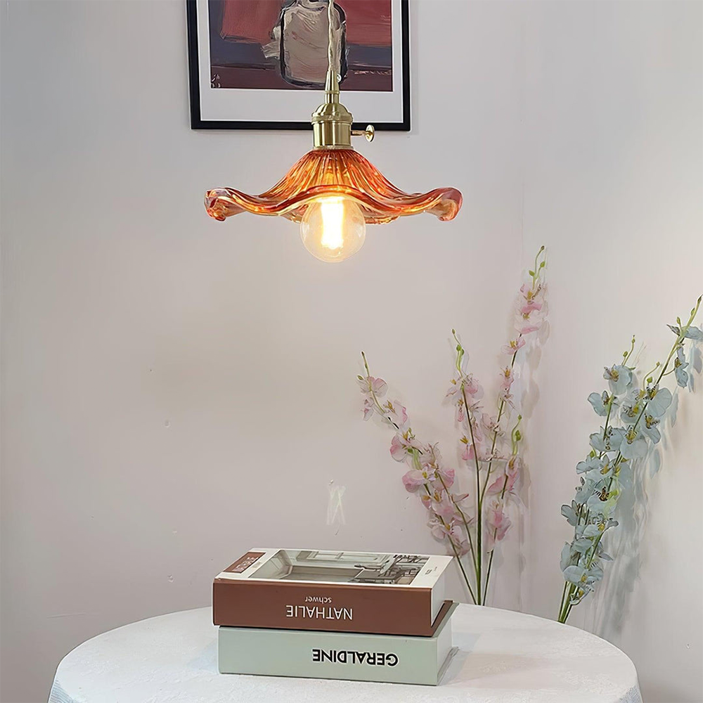 Verleihen Sie Ihrem Raum mit der Flower Glass LED-Pendelleuchte Stil | Temsk