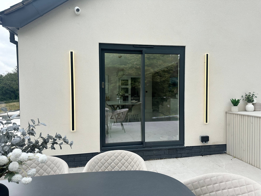 Astrae Long-Strip Outdoor LED Wall Light in Aluminum for Homes and Businesses | Temsk