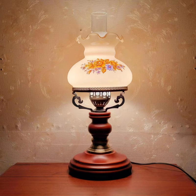 Zenora Urn Retro Table Lamp in Solid Wood, Red-Brown Finish | Temsk