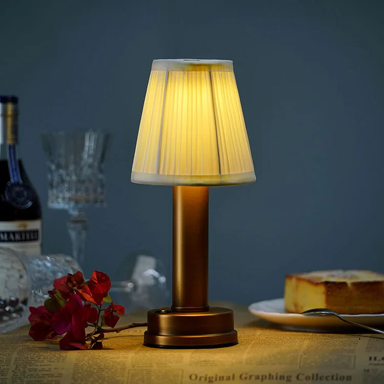 NovaForge CNC-bearbejdet messing trådløs bordlampe med downlight | Temsk