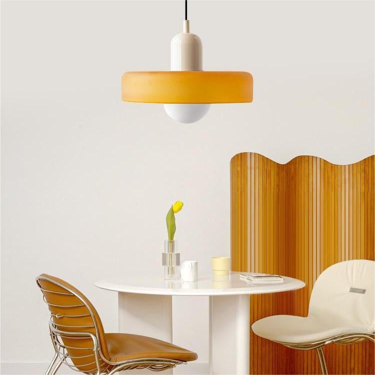 Nordische Pendelleuchte mit Retro-Glas-Look für bunte moderne Räume | Temsk