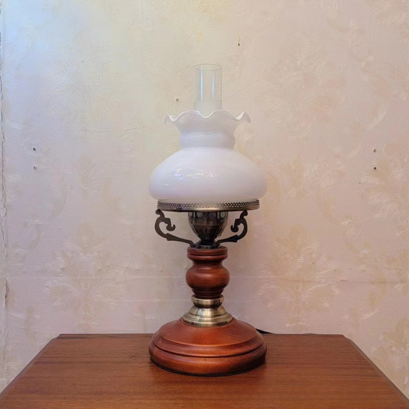 Zenora Urn Retro Table Lamp in Solid Wood, Red-Brown Finish | Temsk