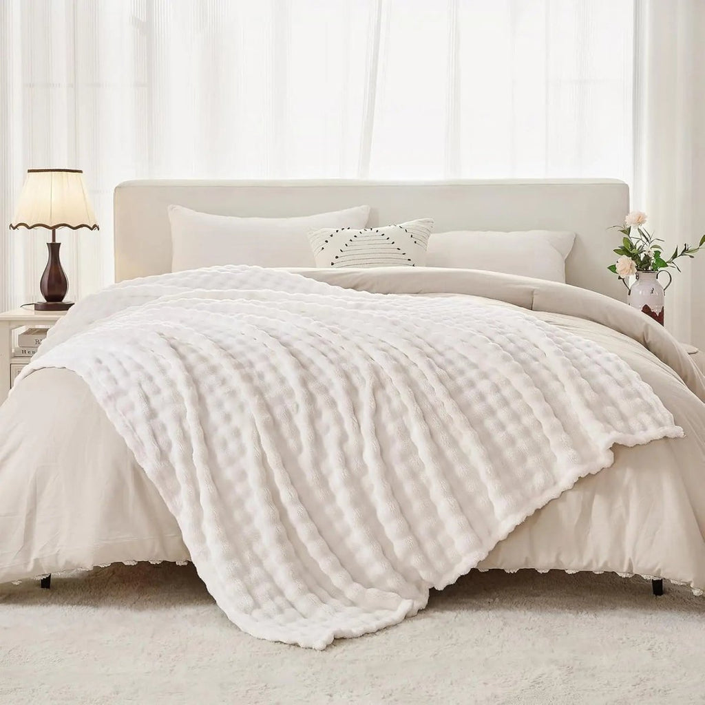 CozyNest 3D Bubble Plush Blanket For All Seasons At Home | Temsk