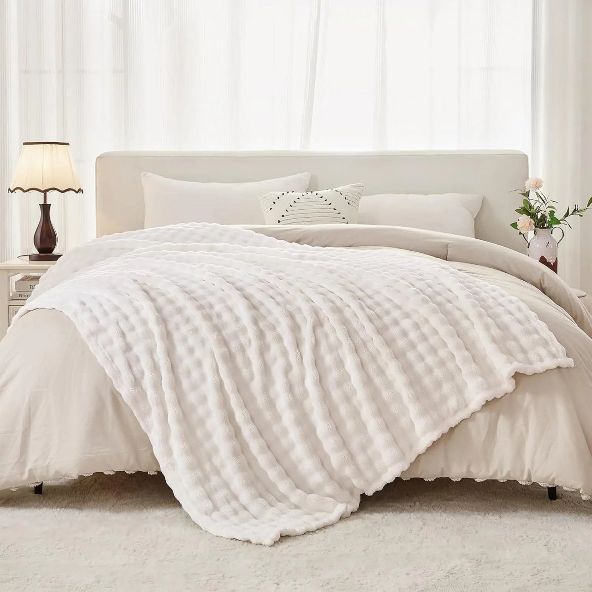 CozyNest 3D Bubble Plush Blanket For All Seasons At Home | Temsk