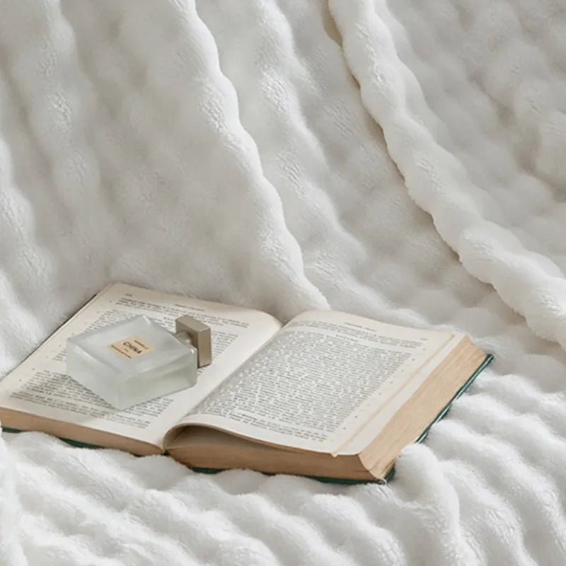 CozyNest 3D Bubble Plush Blanket For All Seasons At Home | Temsk