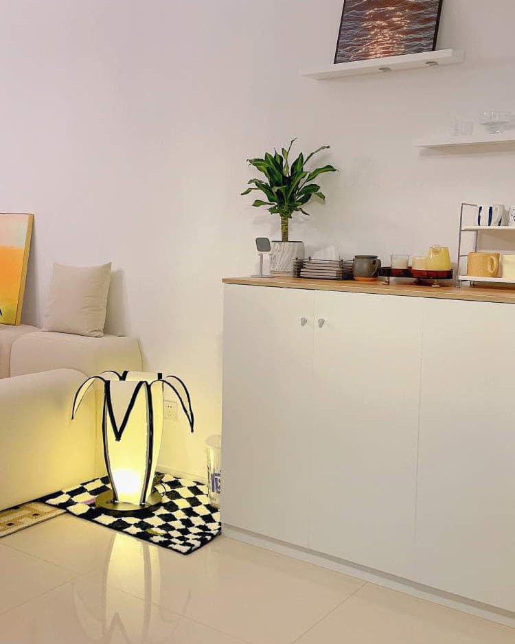 Stolní lampa LumiBan ve tvaru banánu s jemným teplým světlem | Temsk