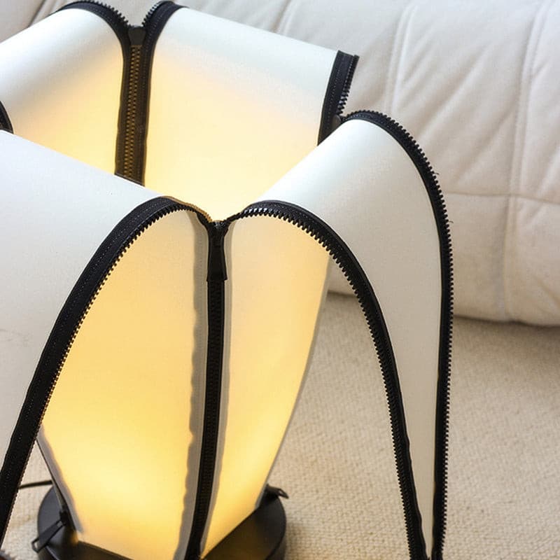 Stolní lampa LumiBan ve tvaru banánu s jemným teplým světlem | Temsk