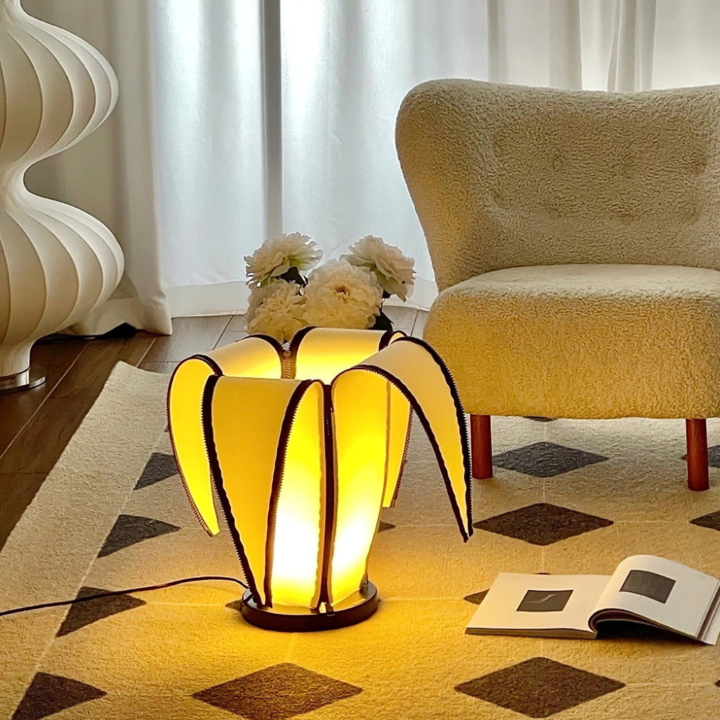 Stolní lampa LumiBan ve tvaru banánu s jemným teplým světlem | Temsk