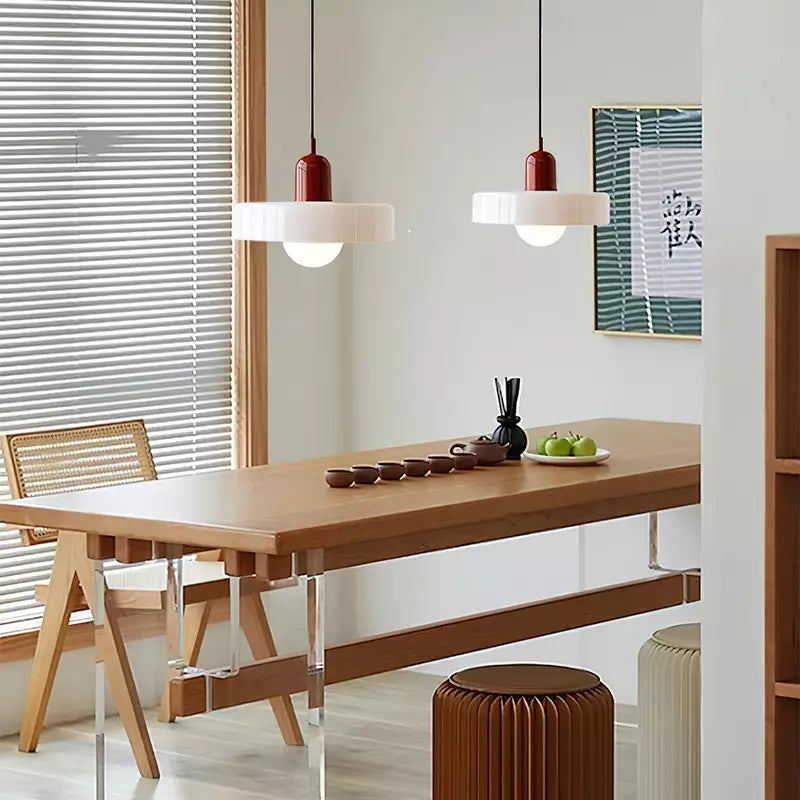 Nordische Pendelleuchte mit Retro-Glas-Look für bunte moderne Räume | Temsk