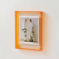 PrismFrame barevný průhledný akrylový stojan na fotografie pro živé vzpomínky | Temsk