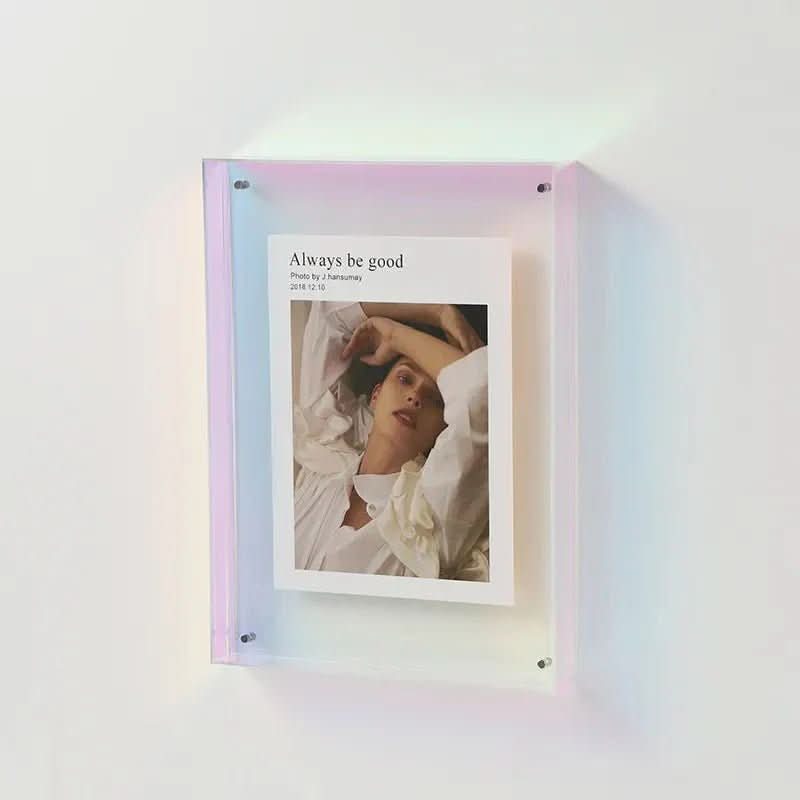 PrismFrame barevný průhledný akrylový stojan na fotografie pro živé vzpomínky | Temsk