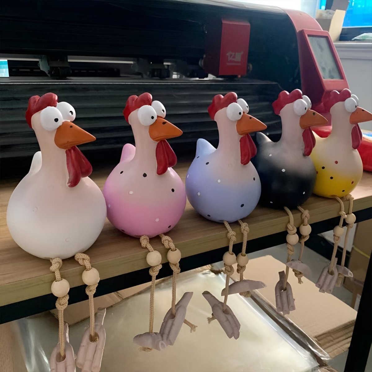 Pasture kyllingefigur med store øjne i vejrbestandig harpiks til haven | Temsk