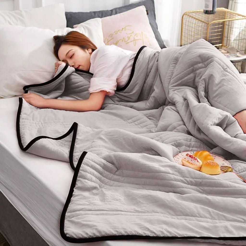 BreezeWave Summer Cooling Blanket Breathable Comfort for Hot Nights | Temsk