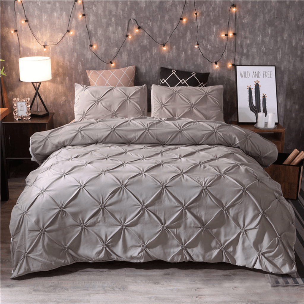 Elegant Cotton Bedding Set by Aurora for Year-Round Sleep Comfort | Temsk