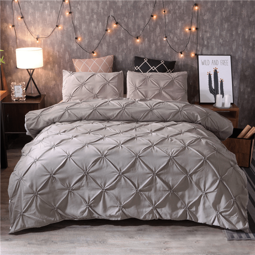 Elegant Cotton Bedding Set by Aurora for Year-Round Sleep Comfort | Temsk