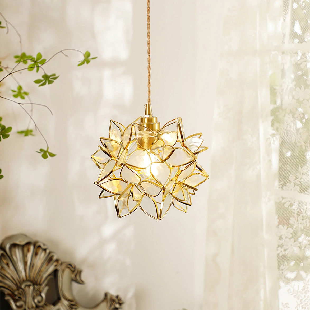 Calyra Capiz Pendant Light Handcrafted Natural Hanging Shell Lamp | Snurv | Temsk