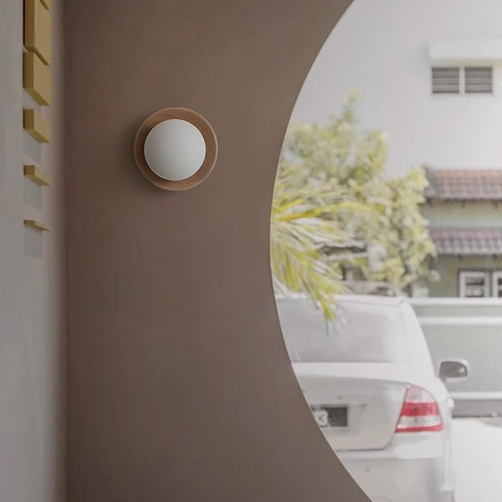 Minimal White Wall Lamp Featuring Natural Wood Accents For Any Room | Temsk