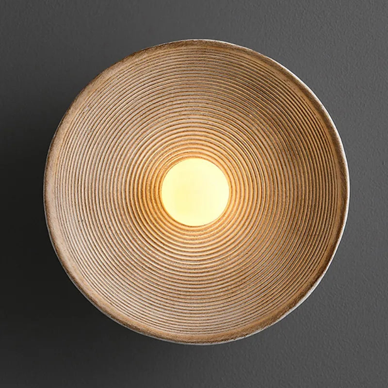 Handgefertigte LED-Holzwandlampe mit rustikalem Charme und sanfter Atmosphäre | Temsk