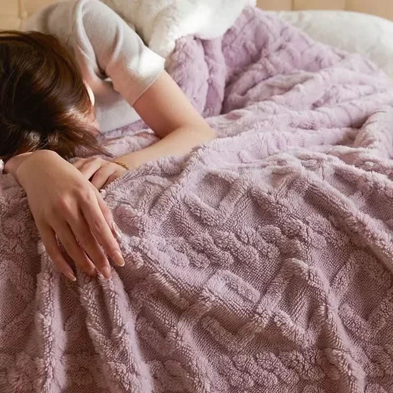 Fluffy Thick Lambswool Blanket for Maximum Winter Warmth | Temsk
