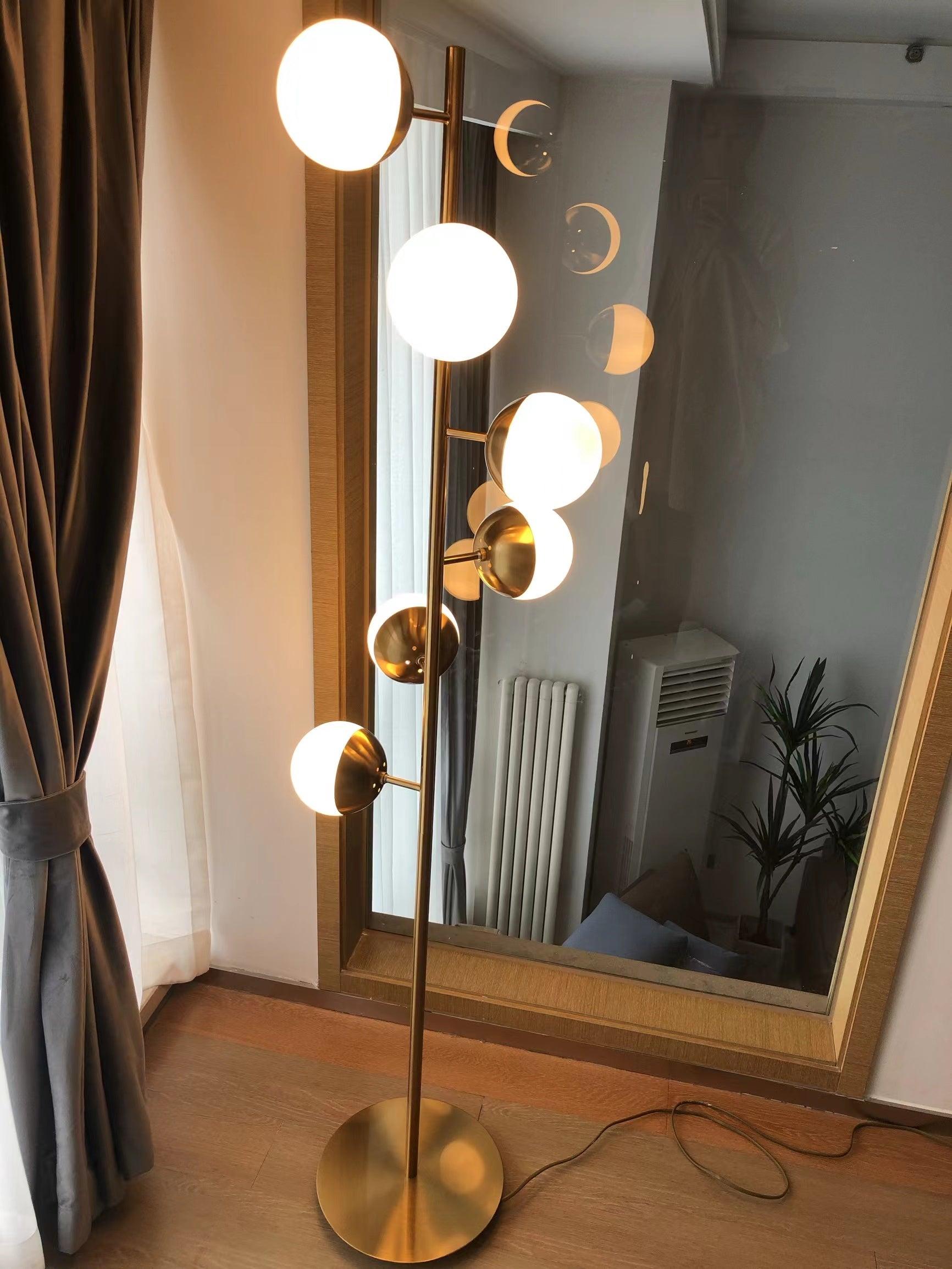 Elara LED Boom Lamp With Glass Orbs On Golden Pole | Snurv | Temsk