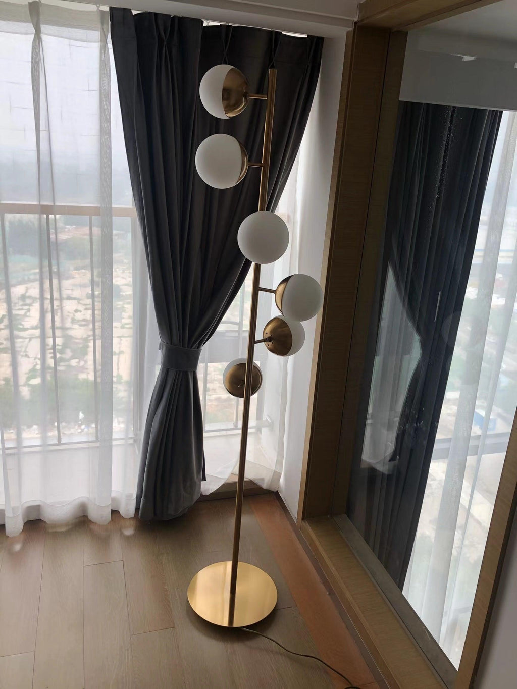 Elara LED Boom Lamp With Glass Orbs On Golden Pole | Snurv | Temsk