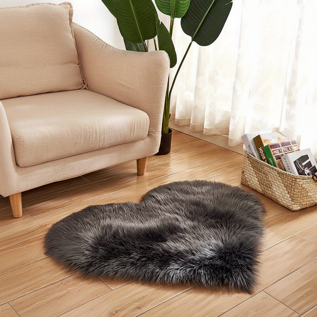 Heart Shaped Rug For Indoor Floors With Plush Texture | Temsk