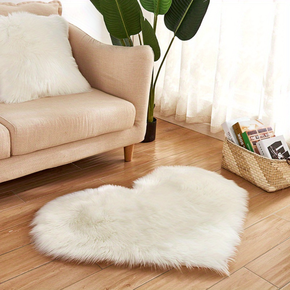 Heart Shaped Rug For Indoor Floors With Plush Texture | Temsk