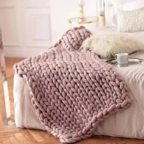CoziNest Handcrafted Minky Chunky Blanket For Superior Comfort | Temsk