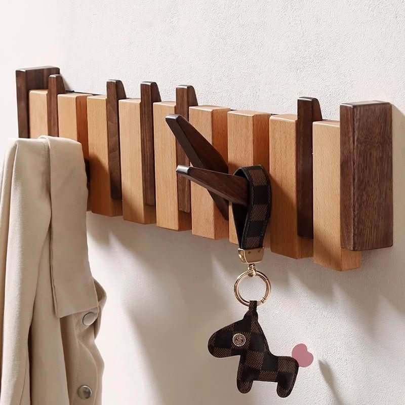 Harmonia Woodworks Ručně vyráběný nástěnný věšák ve stylu klavíru z ořechu a buku | Temsk