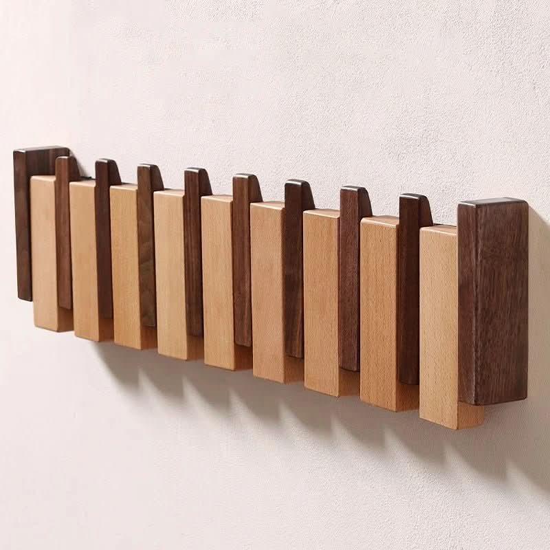 Harmonia Woodworks Ručně vyráběný nástěnný věšák ve stylu klavíru z ořechu a buku | Temsk