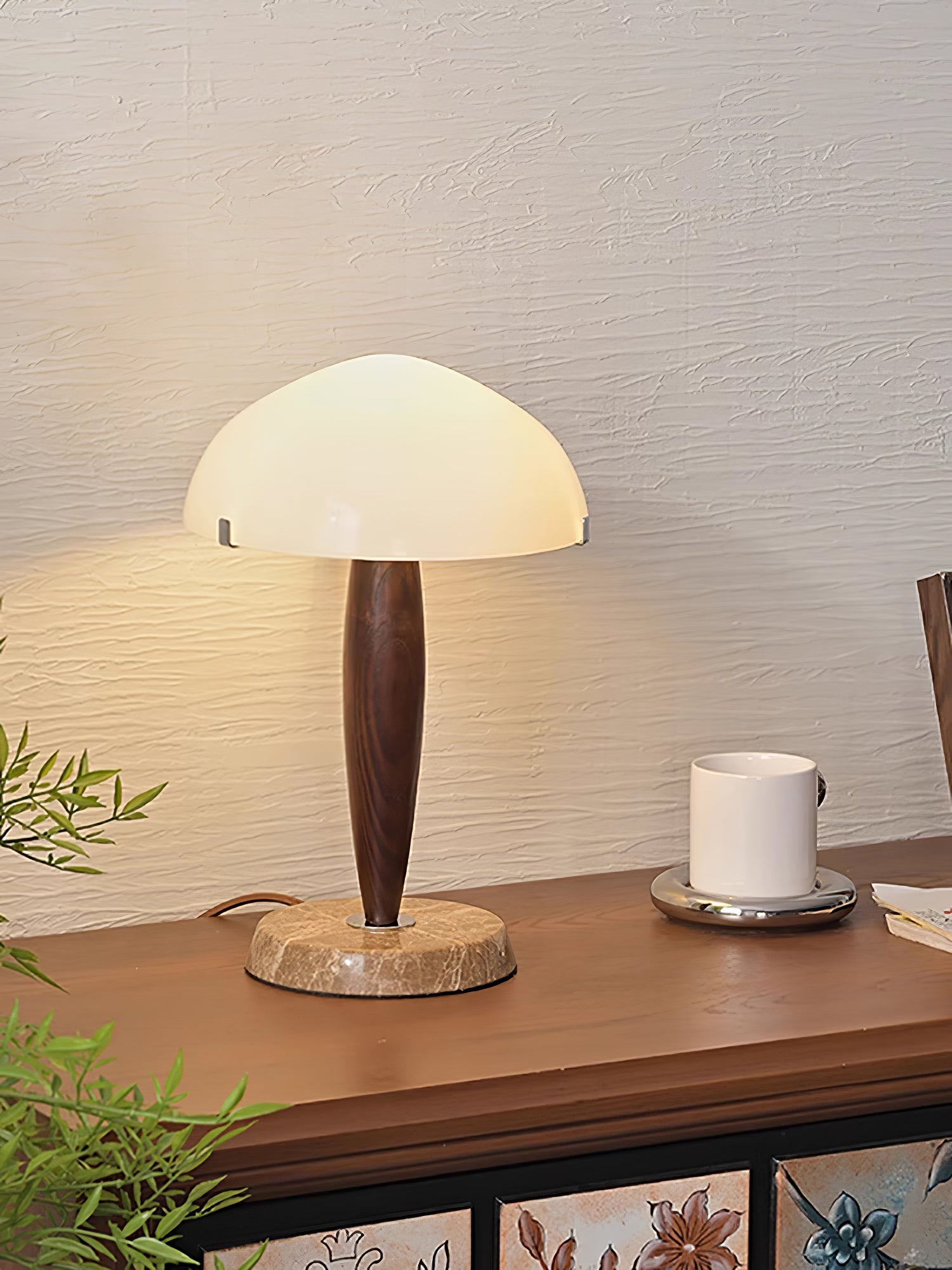 Stolní lampa Quillhaven inspirovaná literaturou s uměleckým osvětlením | Temsk