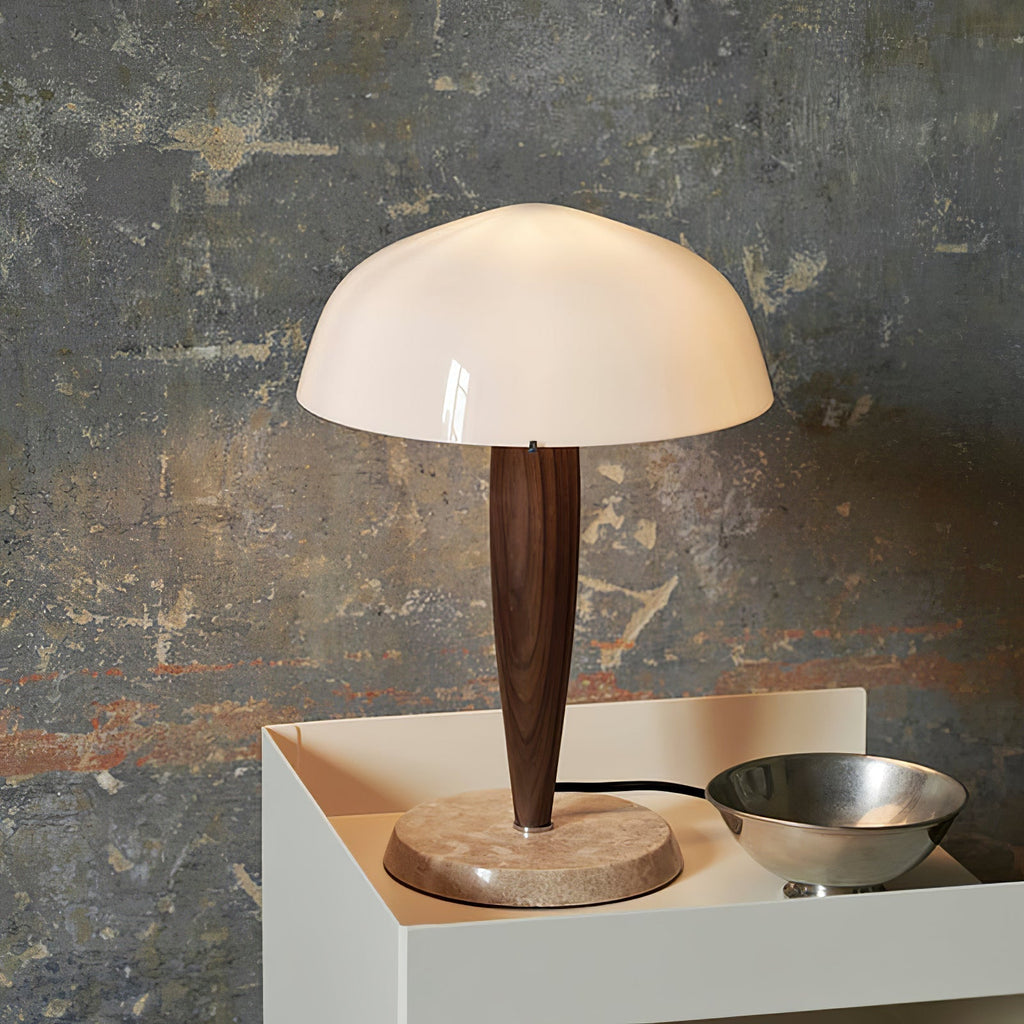 Stolní lampa Quillhaven inspirovaná literaturou s uměleckým osvětlením | Temsk