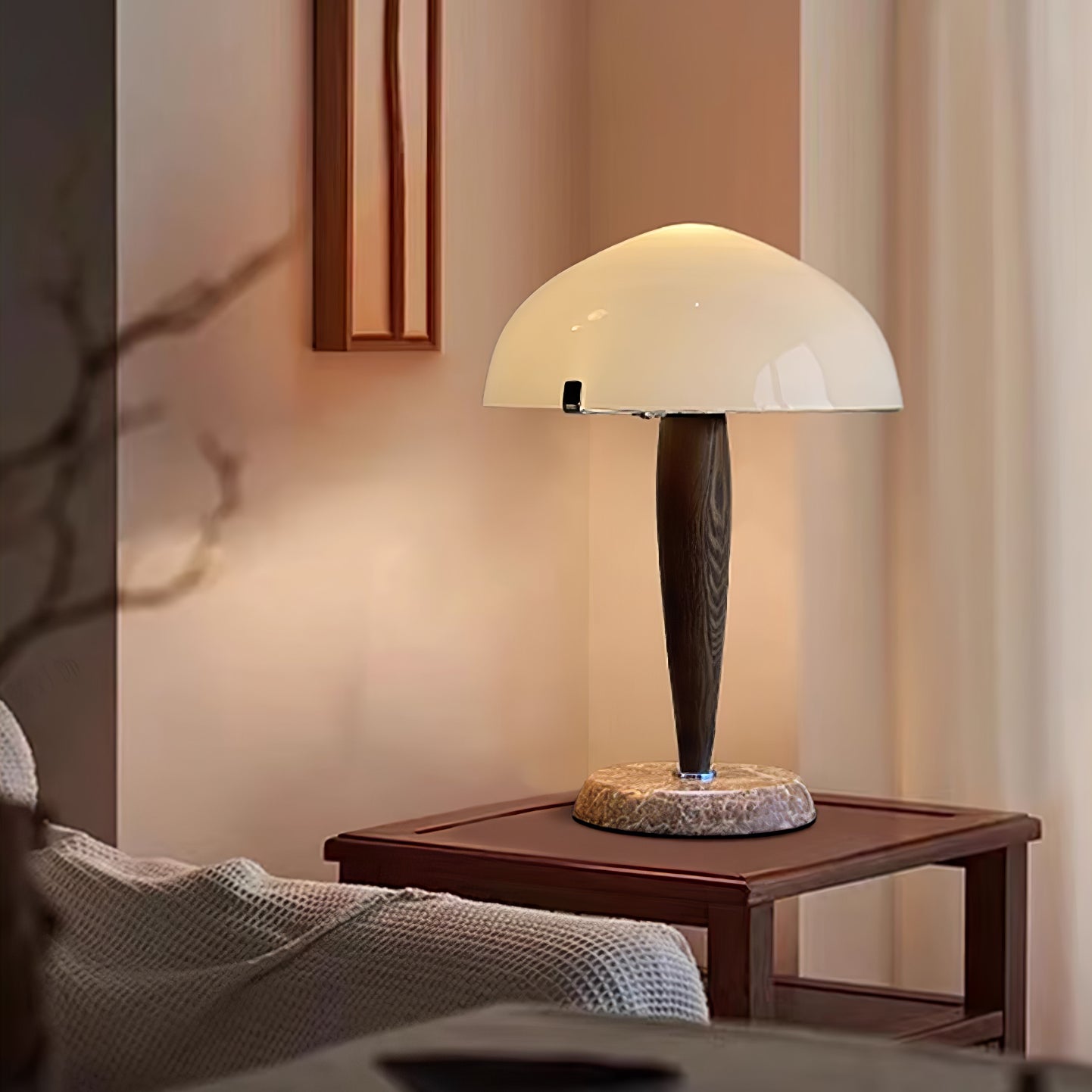 Stolní lampa Quillhaven inspirovaná literaturou s uměleckým osvětlením | Temsk