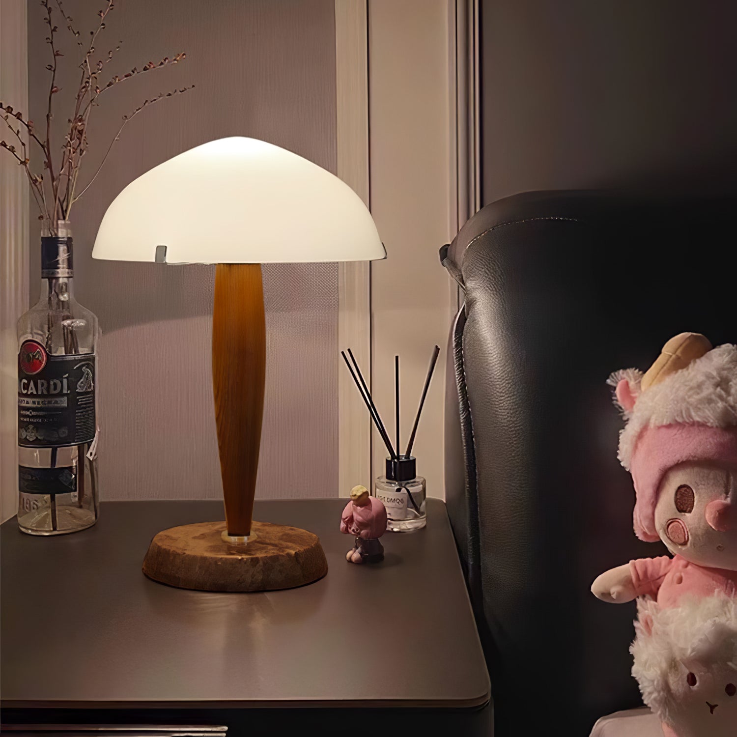 Stolní lampa Quillhaven inspirovaná literaturou s uměleckým osvětlením | Temsk