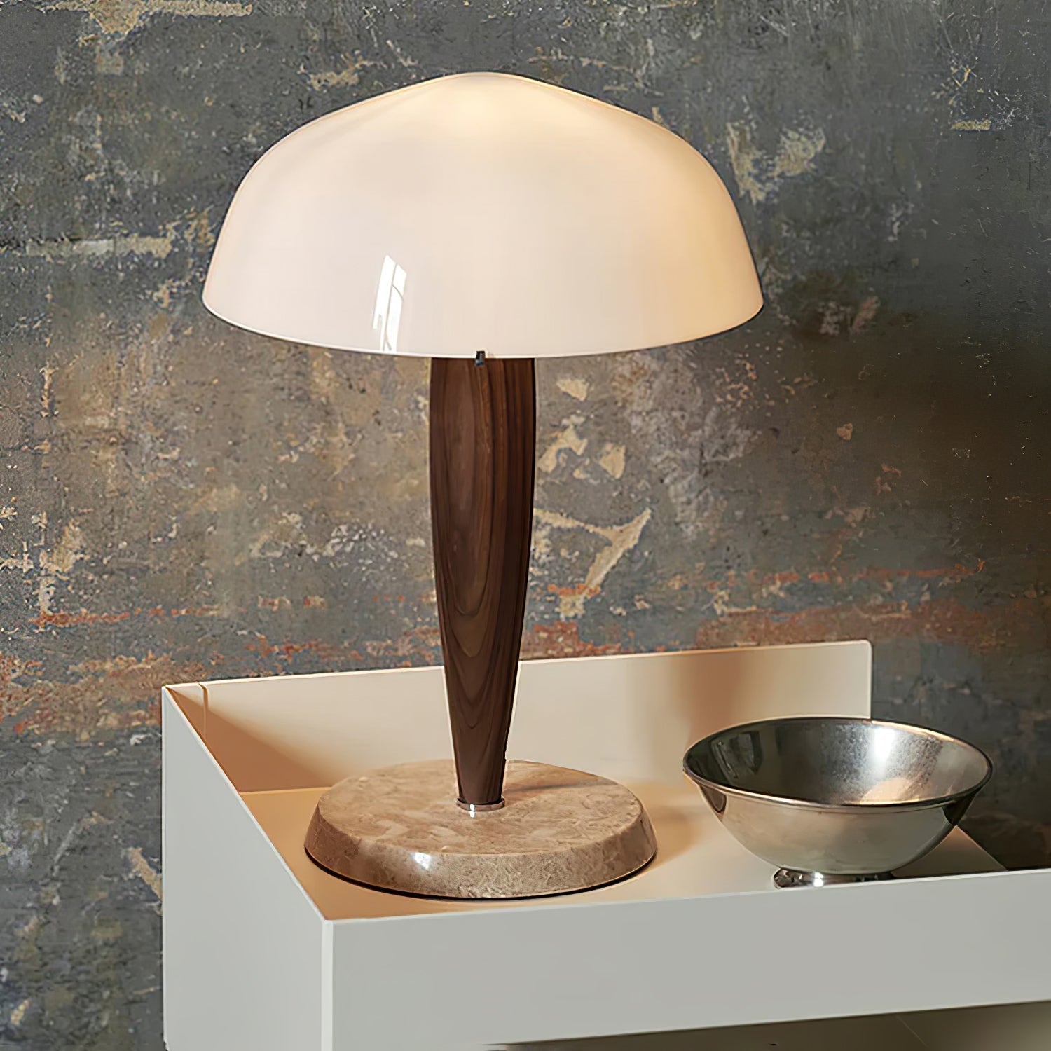 Stolní lampa Quillhaven inspirovaná literaturou s uměleckým osvětlením | Temsk