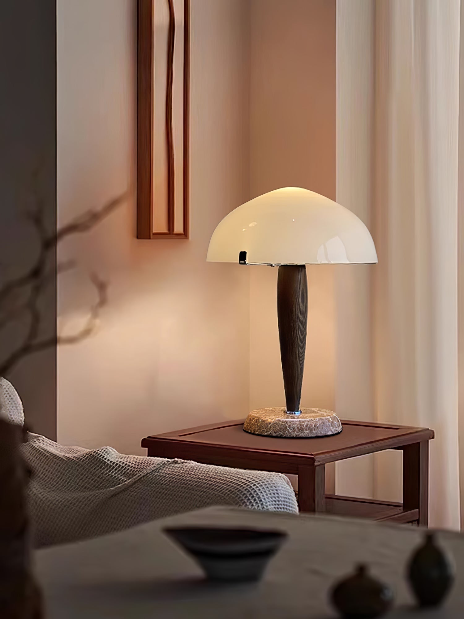 Stolní lampa Quillhaven inspirovaná literaturou s uměleckým osvětlením | Temsk