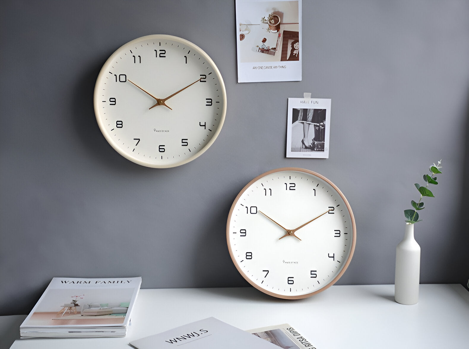 Nordische Uhr mit warmem Holzrahmen und klarem skandinavischem Stil | Temsk
