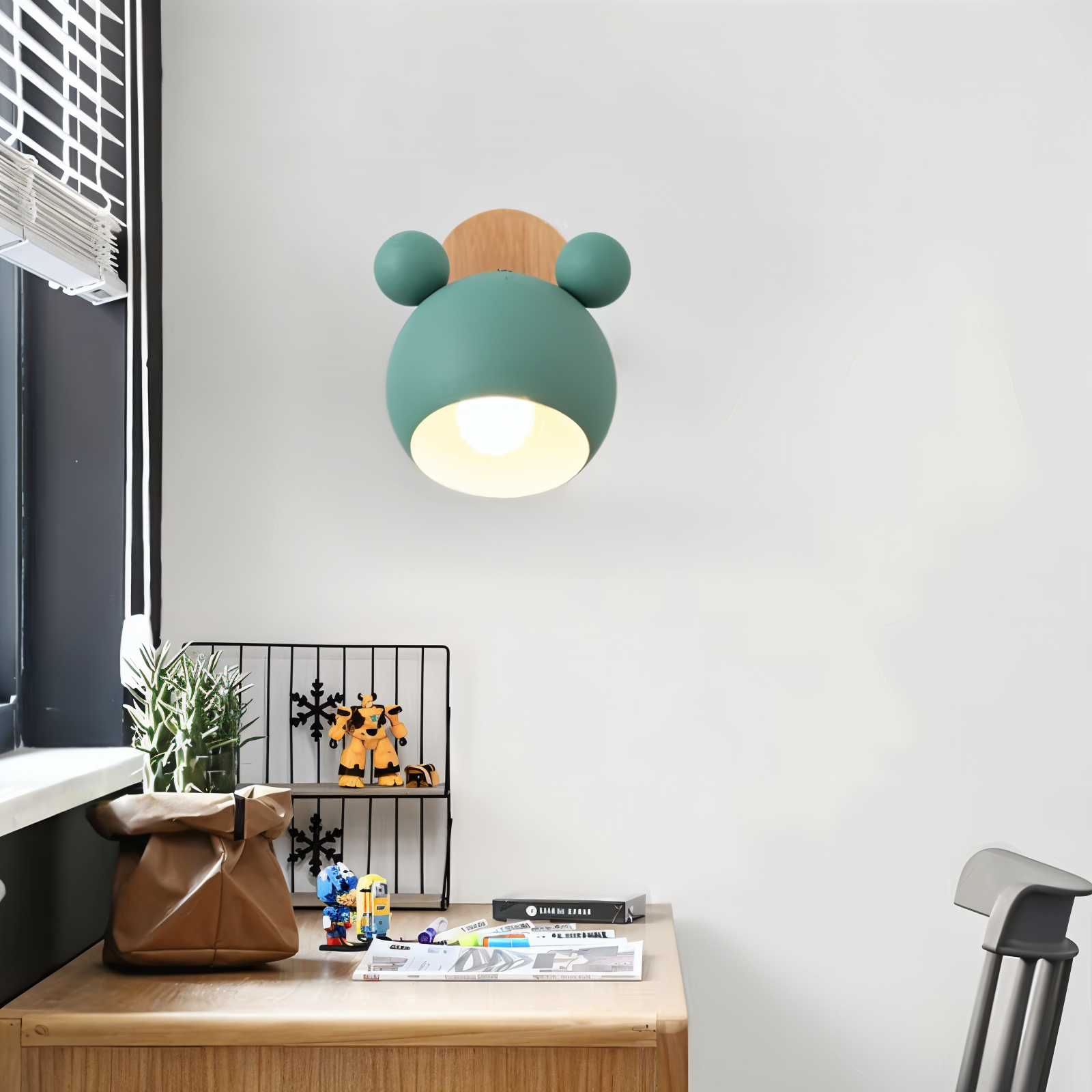 Verspielte moderne Wandleuchte von FlashMouse, ein eleganter Wohnakzent | Temsk